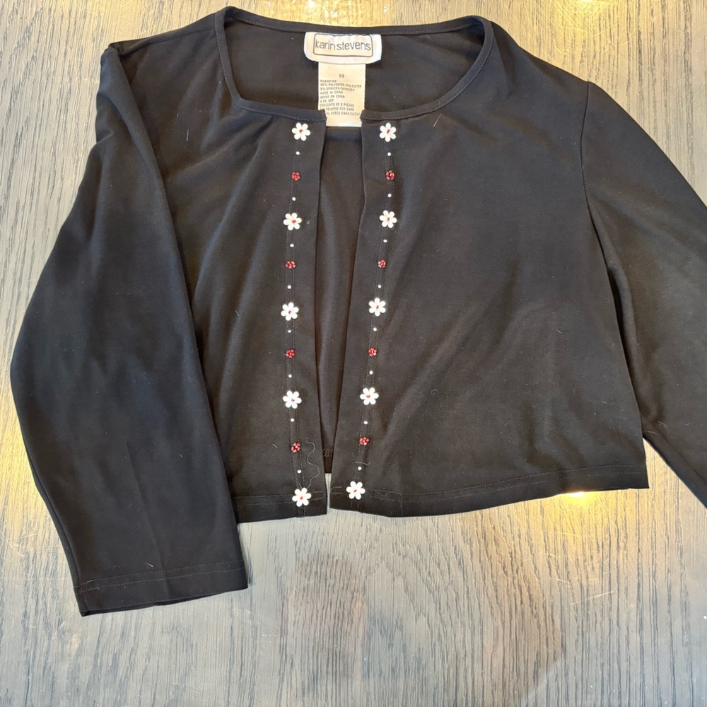 Karin Stevens Size: 14 Crop Top Blouse in Black with Flowers